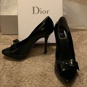 Christian Dior black patient pumps